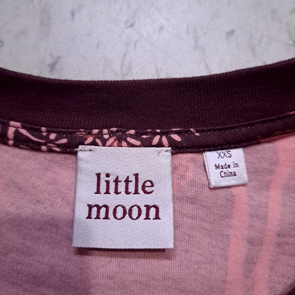 Little Moon | Red Fitted Short Sleeve Tee - Picture 5 of 8